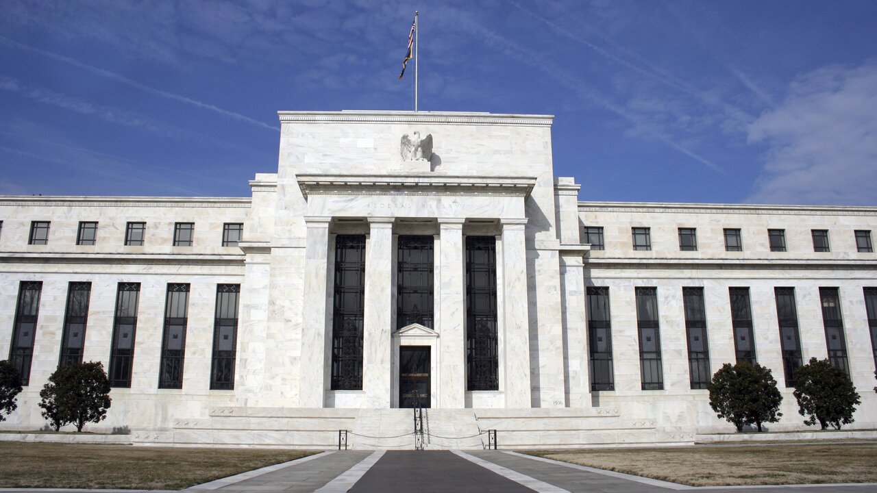 Fed: Μείωση επιτοκίων λόγω κορωνοϊού