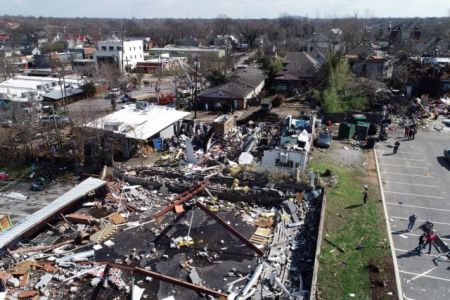 ΗΠΑ: Τουλάχιστον 22 νεκροί από ανεμοστρόβιλους – Μεγάλες καταστροφές στο Τενεσί