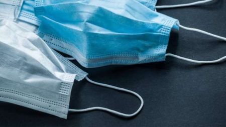 Αποκλειστικό MEGA: Έως και 4 ευρώ οι μάσκες μέσω αγγελίας