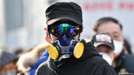 Ο κορωνοϊός κάνει τον συνάνθρωπο φορέα