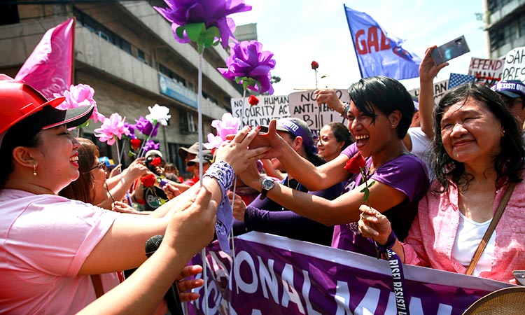 Ασία: Αψήφησαν τον κορωνοϊό και βγήκαν στους δρόμους για την Ημέρα της Γυναίκας