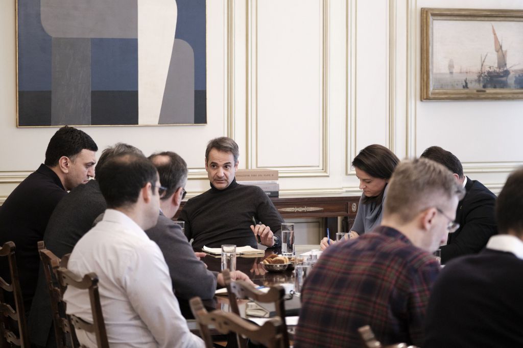 Μαξίμου: Ανακοινώνονται τα νέα μέτρα για κορωνοϊό – Τι θα ισχύσει για τα σχολεία