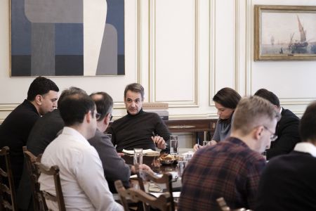 Μαξίμου: Ανακοινώνονται τα νέα μέτρα για κορωνοϊό – Τι θα ισχύσει για τα σχολεία