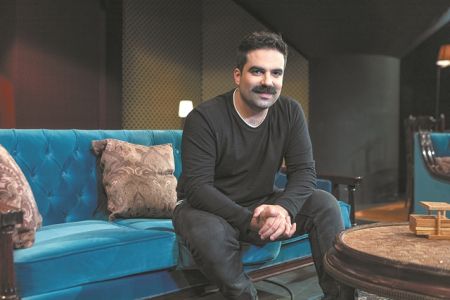 «Είμαι ηθοποιός και περιμένω τηλέφωνημα»
