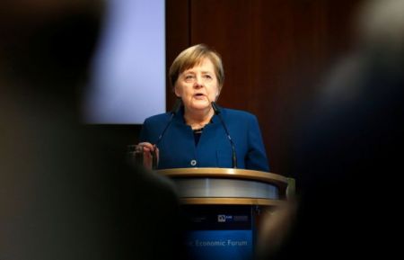 Μέρκελ: «Απαράδεκτη η στάση της Τουρκίας» στο προσφυγικό