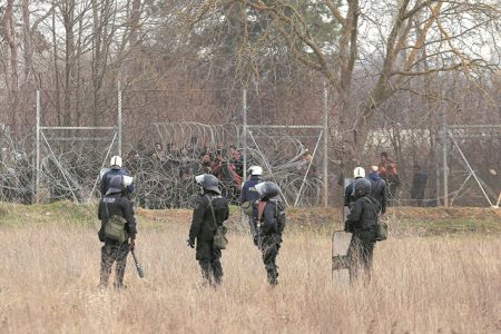 Η κρίση στα σύνορα και τα ιδεολογικά στοιχήματα