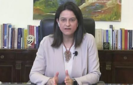 Κεραμέως: «Παράθυρο» για μετάθεση των πανελλαδικών