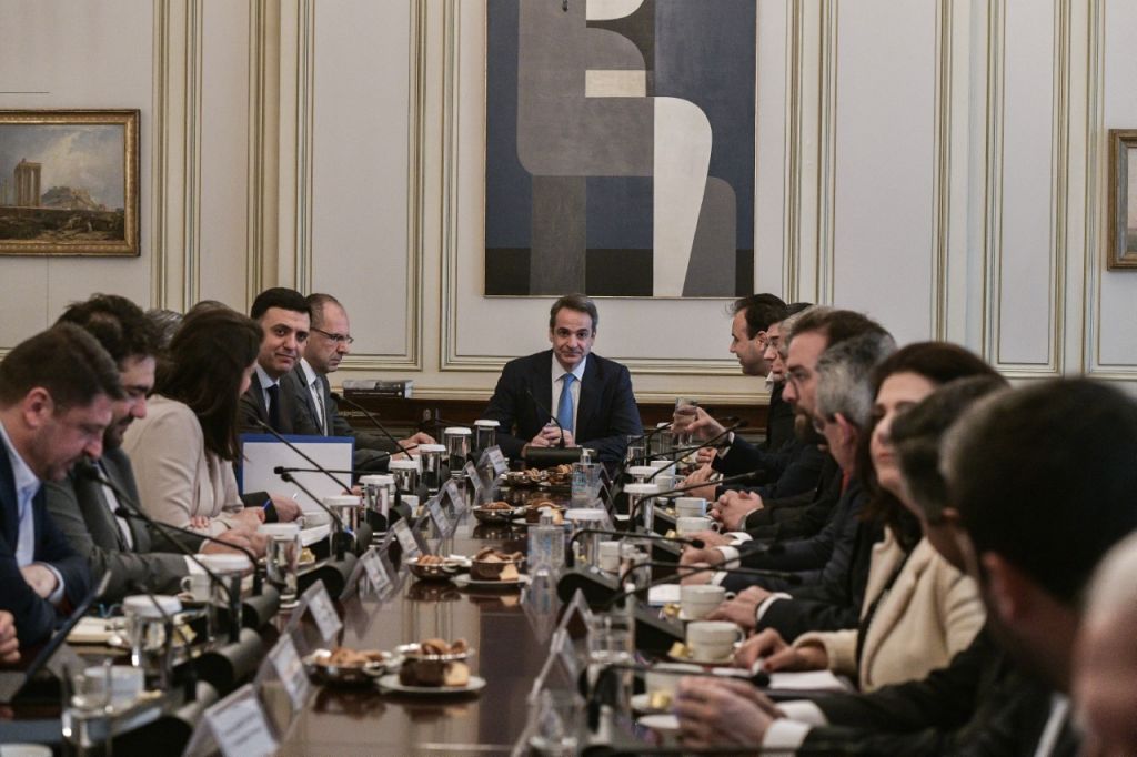 «Οχι» στην ομαδική λατρεία, «ναι» στην ατομική