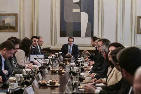 «Οχι» στην ομαδική λατρεία, «ναι» στην ατομική