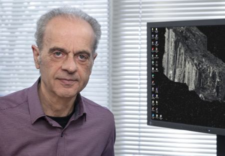 Στο σύμπαν του Νίκου Μάρκου