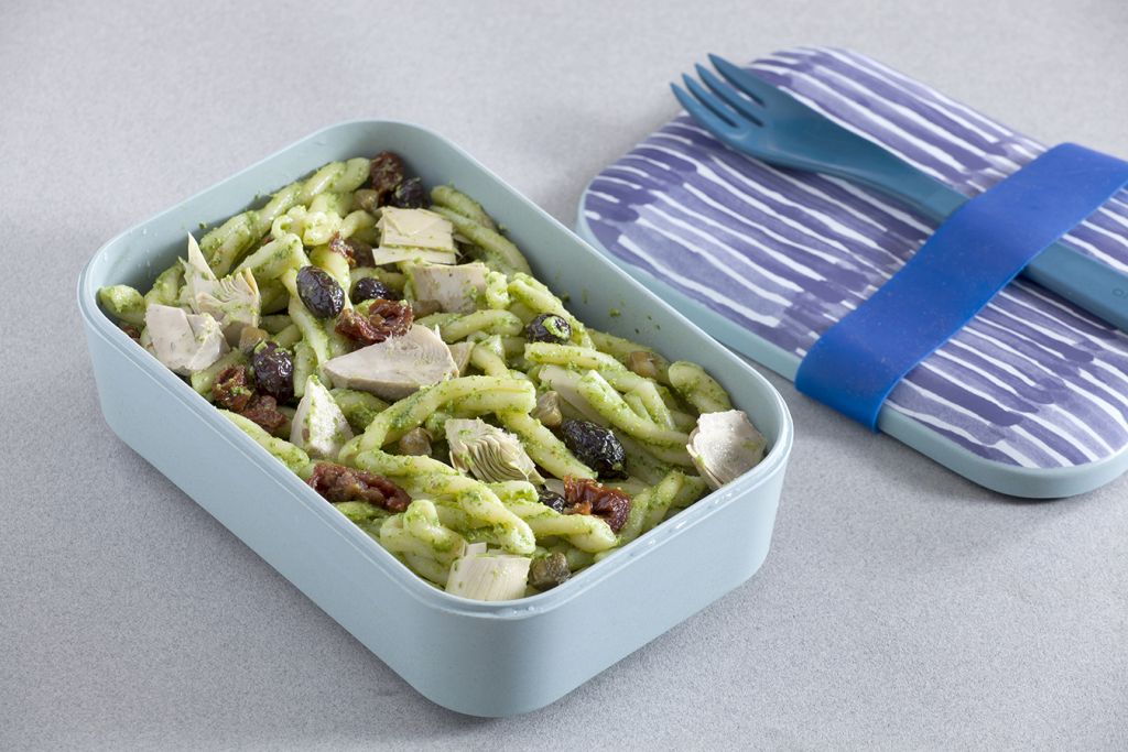 Σαλάτα ζυμαρικών με πέστο ρόκας