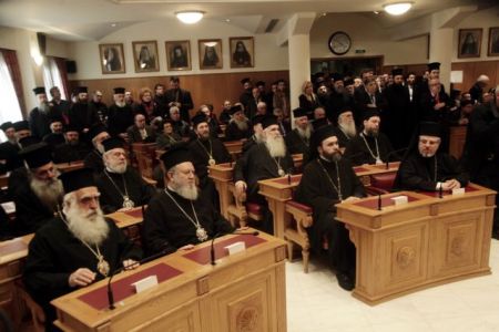 Κορωνοϊός: Εκτακτη σύγκληση της Ιεράς Συνόδου – Τα μέτρα που εξετάζονται