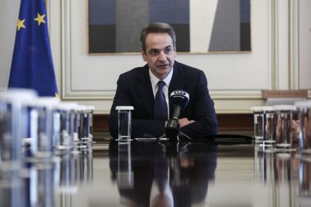 Κορωνοϊός: Με εντολή Μητσοτάκη κλείνουν χιονοδρομικά κέντρα και οργανωμένες παραλίες