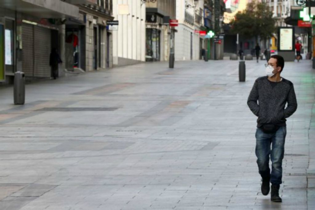 Ισπανία: 2.000 νέα κρούσματα κορωνοϊού και πάνω από 100 νεκροί