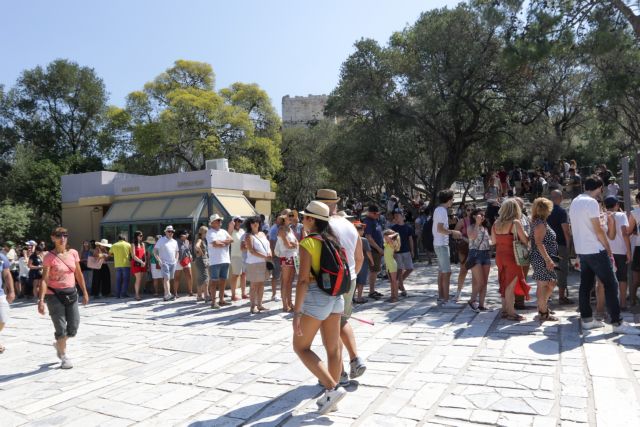 Θεοχάρης: Ο ελληνικός τουρισμός θα αντέξει