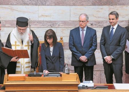 Πρώτη φορά γυναίκα υπασπιστής στην Προεδρία της Δημοκρατίας