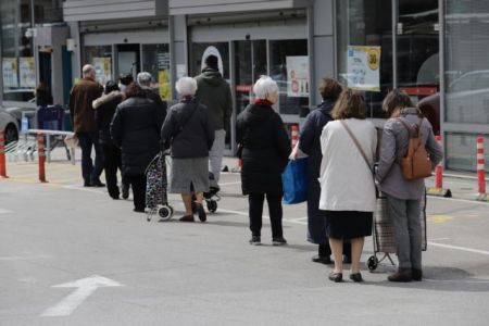 Του Ελληνος ο τράχηλος και το… χαρτί υγείας