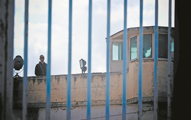 Αποκάλυψη: «Κόβονται»  όλες οι άδειες κρατουμένων από τις  φυλακές λόγω κορωνοϊού