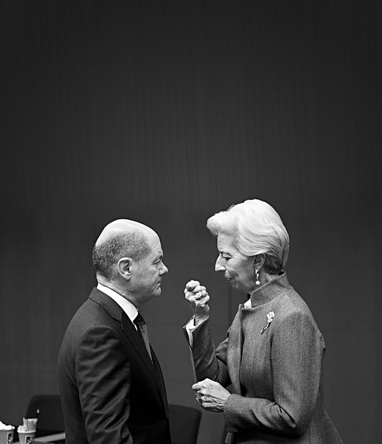 Η ΕΚΤ σώζει την Ευρώπη, η Ευρώπη θέλει να σωθεί;