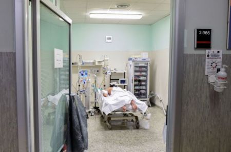 Ελληνας γιατρός στην Ιταλία: Πεθαίνουν άνθρωποι που υπό άλλες συνθήκες θα είχαν σωθεί