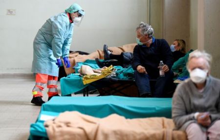 Κορωνοϊός: Πάνω από 13.000 νεκροί παγκοσμίως – 400 νέοι θάνατοι στην Ισπανία