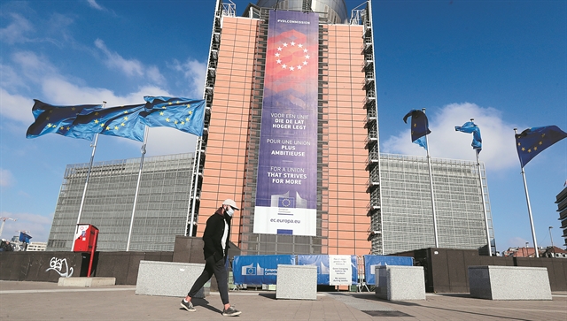 Κοκτέιλ μέτρων 600-700 δισ. ευρώ