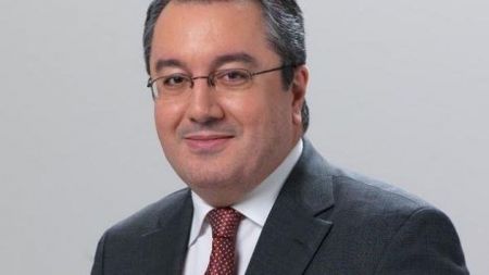 Μόσιαλος: Στις 2-3 καλύτερες χώρες της Ευρώπης η Ελλάδα στην αντιμετώπιση του ιού