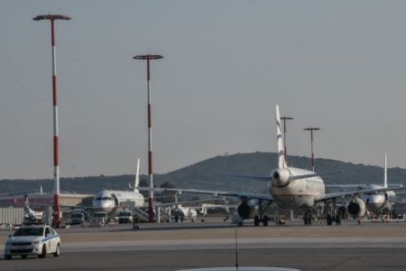 Κλείνουν τα αεροδρόμια για πτήσεις από και προς εξωτερικό