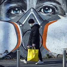 Αγώνας δρόμου για να μη «ραγίσει» το τείχος προστασίας