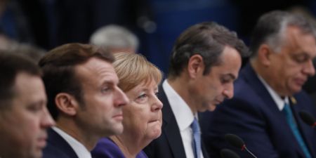 Κουμουτσάκος: Υπήρξε επιστολή Μητσοτάκη προς Μέρκελ και Μακρόν για την τριμερή με Ερντογάν