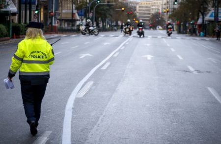 Απαγόρευση κυκλοφορίας: «Δοκιμαστικός» έλεγχος από την ΕΛ.ΑΣ – Ποιοι οι φόβοι των αστυνομικών