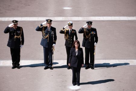 Τα λεφτά για τις παρελάσεις να δοθούν στην Υγεία