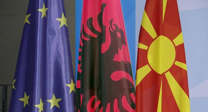 ΕΕ: «Πράσινο φως» για ενταξιακές διαπραγματεύσεις με Βόρεια Μακεδονία και Αλβανία