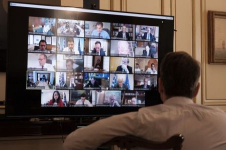 Μητσοτάκης-υπουργικό: Πάνω από το μέσο όρο της ΕΕ τα μέτρα στήριξης που λάβαμε