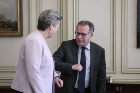 Προσφυγικό: Επείγουσα στήριξη ζήτησε από την ΕΕ ο Κουμουτσάκος