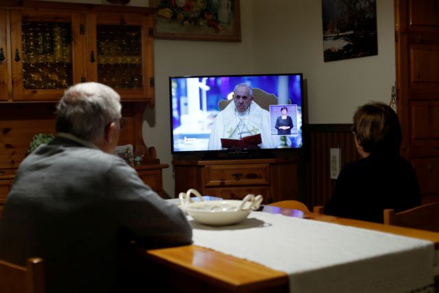 Ρώμη: 11 εκατ. τηλεθεατές παρακολουθήσαν την προσευχή του Πάπα Φραγκίσκου