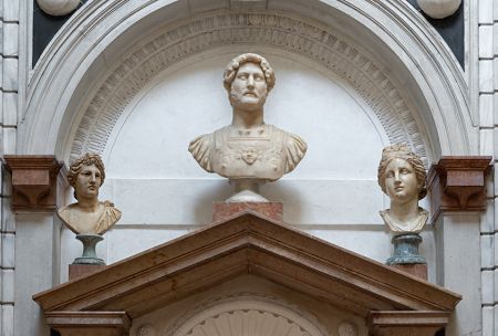 400 χρόνια μοναξιάς