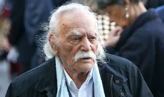 Μεσίστια η σημαία στην Ακρόπολη για τον Μανώλη Γλέζο