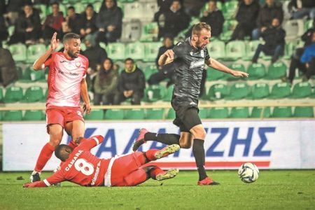 Η απόφαση βγήκε, οι σκιές παραμένουν