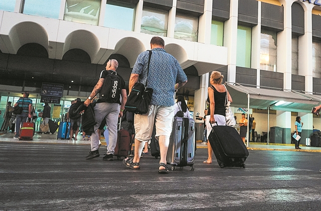 Μπλακ άουτ στην τουριστική βιομηχανία