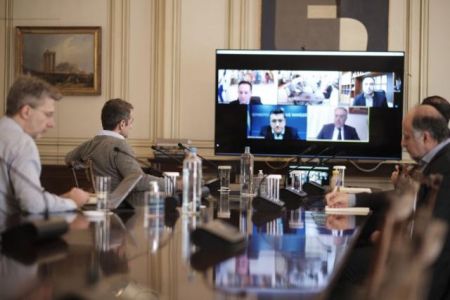 Κορωνοϊός – Μητσοτάκης: Αν κριθεί αναγκαίο θα πάρουμε πιο αυστηρά μέτρα