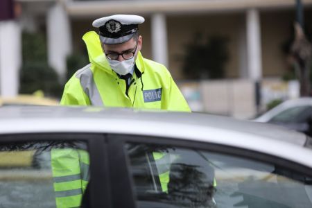 Κορωνοϊός: Καμπανάκι επιστημόνων για την κρισιμότητα των επόμενων δύο εβδομάδων – Τι ισχύει για τη χρήση μάσκας