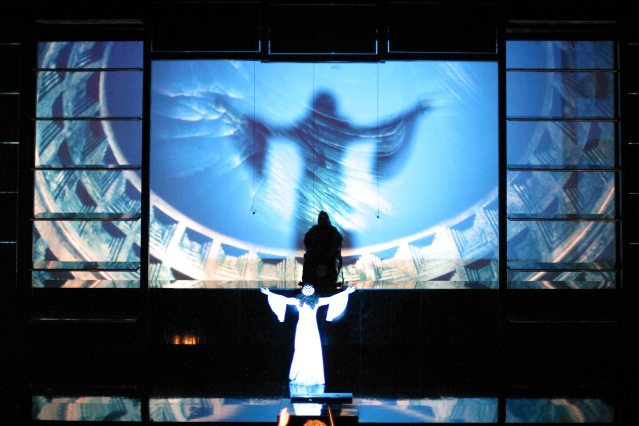 «Μένουμε σπίτι-Βλέπουμε Μέγαρο»