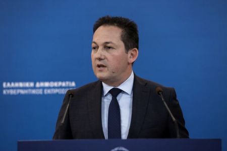 Πέτσας: Το Πάσχα ας σουβλίσουμε τον Κορωνοϊό