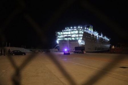 «Ελευθέριος Βενιζέλος»: Κατέπλευσε σε ειδική προβλήτα στον Πειραιά