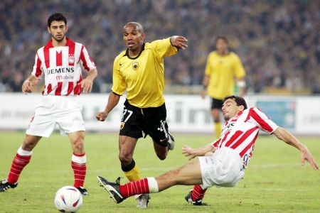 Ο Ασουνσάο κάνει 750 κεφαλιές χωρίς να πέσει η μπάλα!