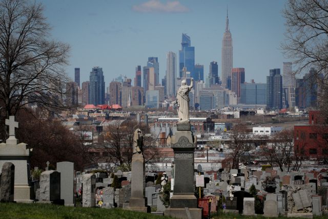 ΗΠΑ: Ξεπέρασαν τους 10.000 οι νεκροί – Οι 4.758 στη Νέα Υόρκη