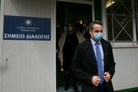 Οταν ο Μητσοτάκης εμφανίστηκε με προστατευτική μάσκα