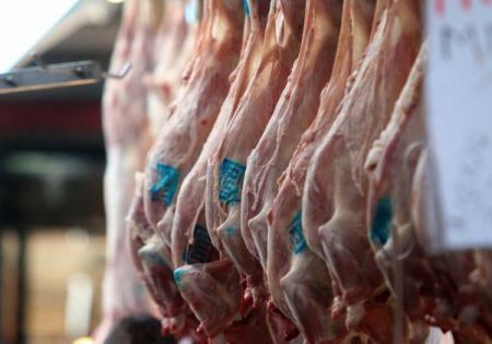 Κρεοπώλες: Υπάρχει επάρκεια – Συστάσεις για αποφυγή συνωστισμού στα καταστήματα