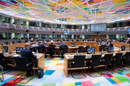 Eurogroup: Ξεκινούν τα παζάρια – Στόχος η συμβιβαστική λύση μετά το «nein» στο ευρω-ομόλογο